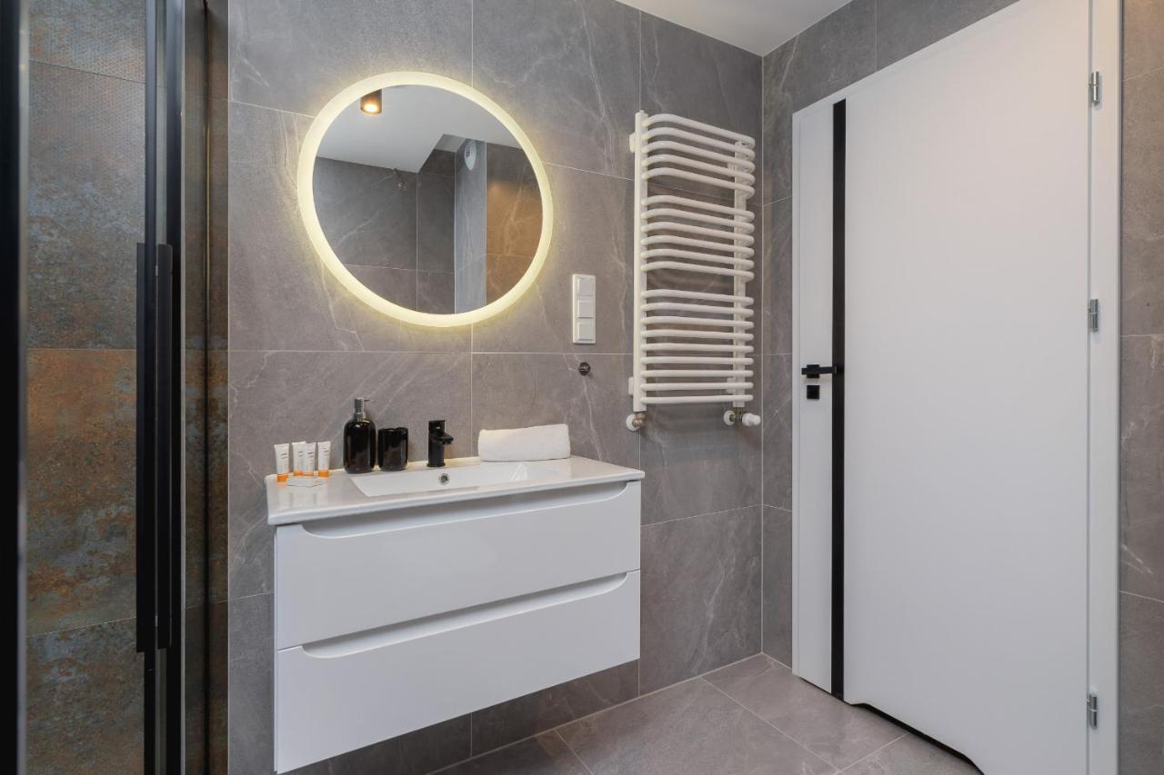 City Studio With Ac Czarnowiejska By Renters Krakow Exterior photo