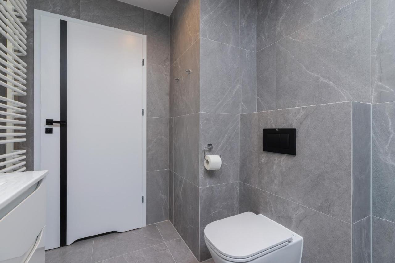 City Studio With Ac Czarnowiejska By Renters Krakow Exterior photo