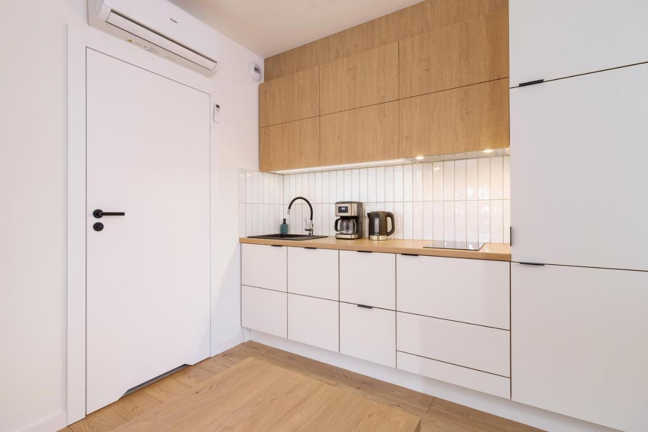 City Studio With Ac Czarnowiejska By Renters Krakow Exterior photo
