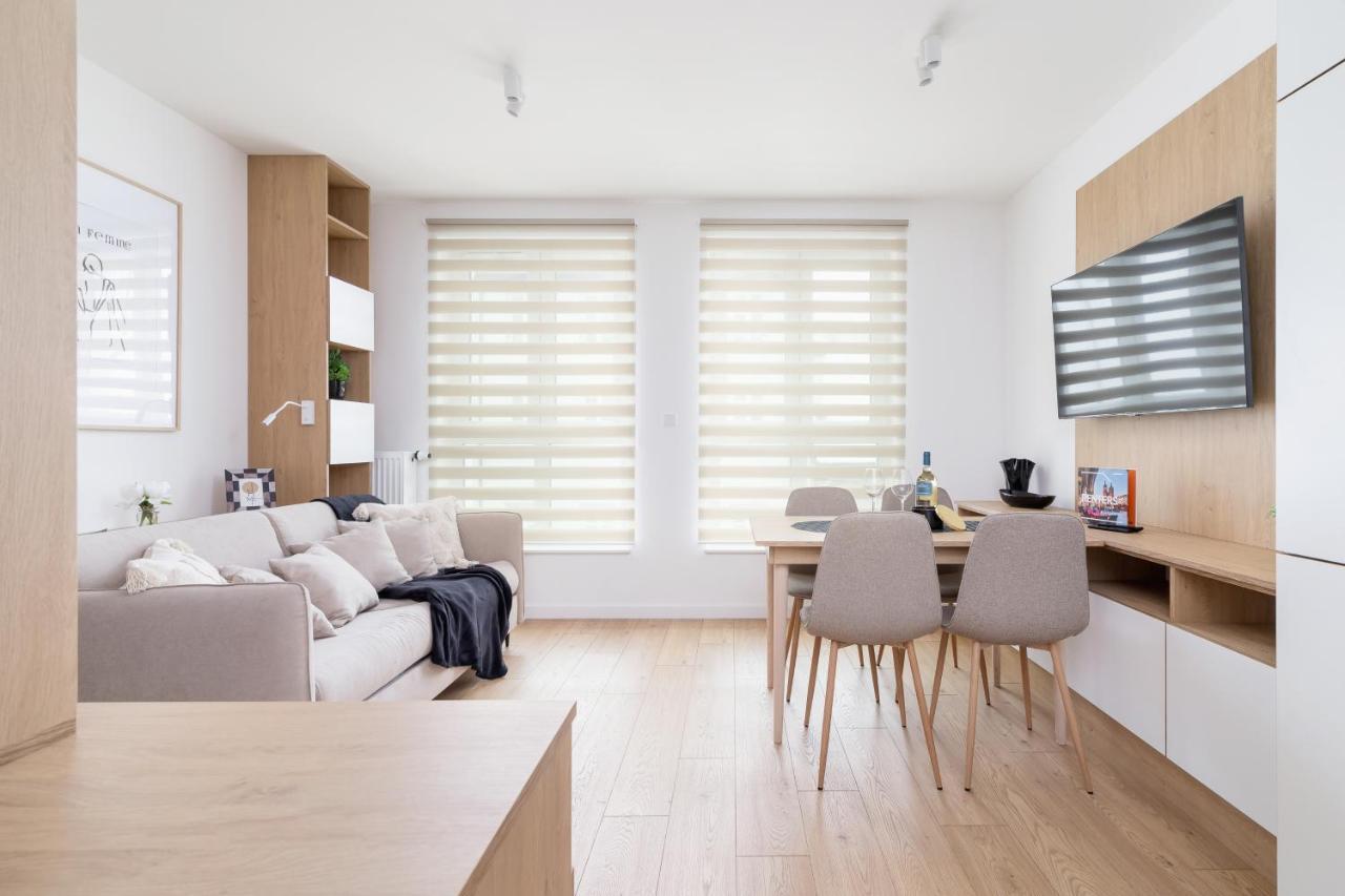 City Studio With Ac Czarnowiejska By Renters Krakow Exterior photo