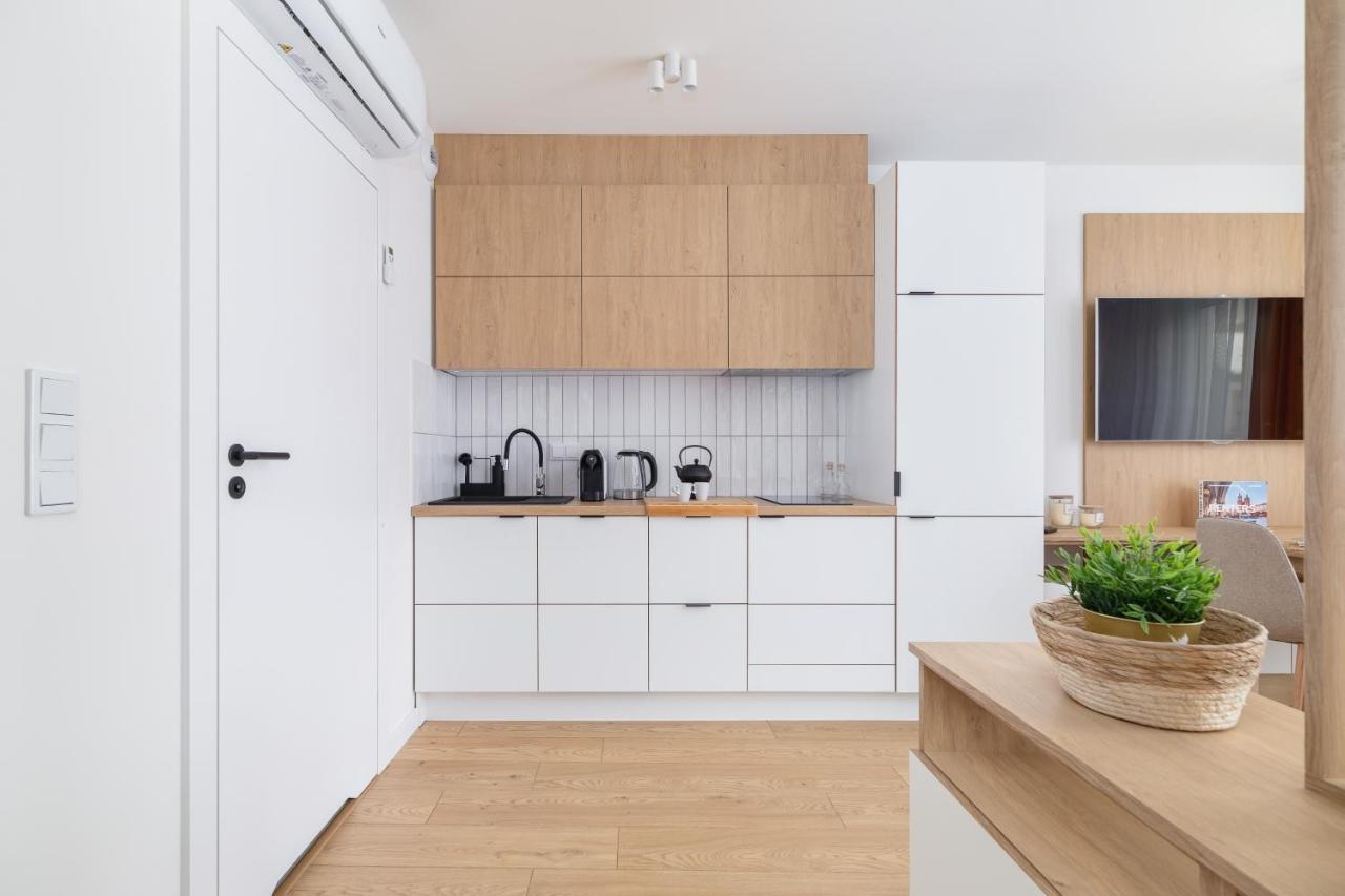 City Studio With Ac Czarnowiejska By Renters Krakow Exterior photo